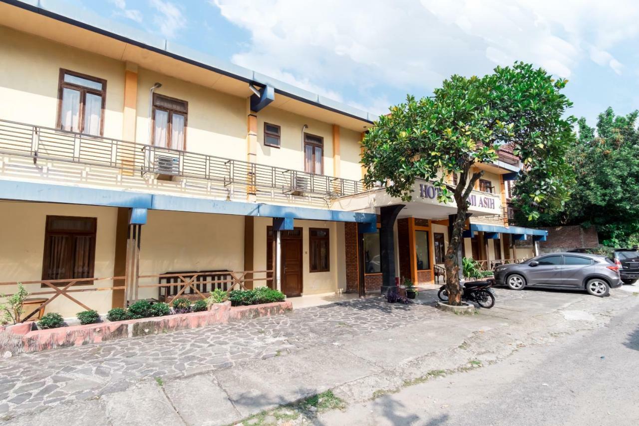 OYO 1030 Hotel Bumi Asih Medan Exterior foto