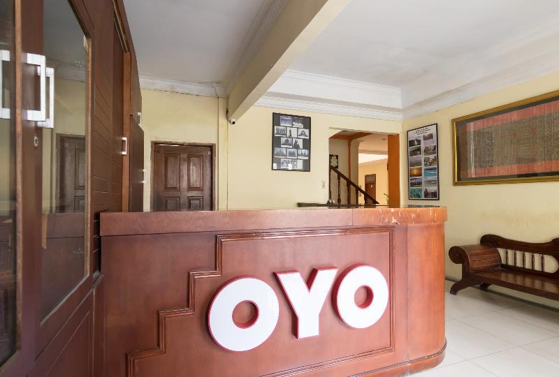 OYO 1030 Hotel Bumi Asih Medan Exterior foto