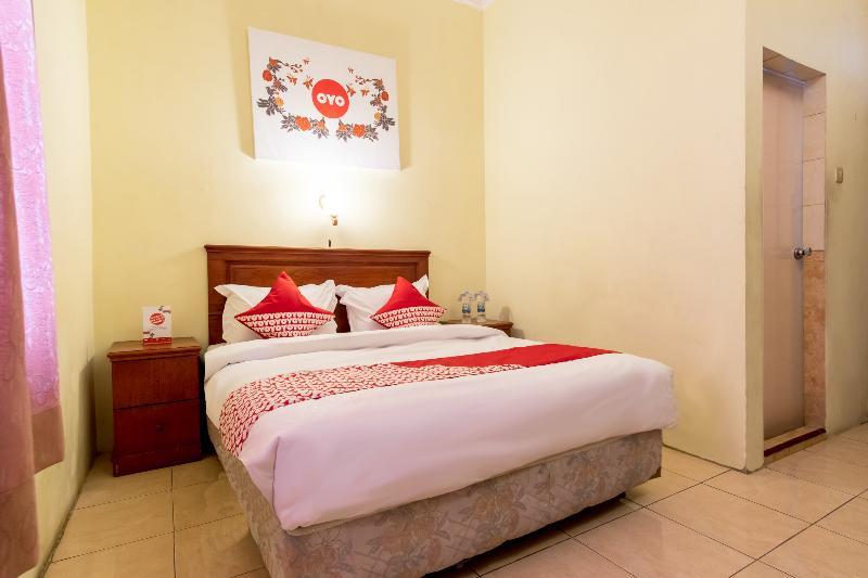 OYO 1030 Hotel Bumi Asih Medan Exterior foto